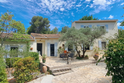 Maison &agrave; vendre &agrave; L'ISLE-SUR-LA-SORGUE  - 6 pi&egrave;ces - 180 m&sup2; 