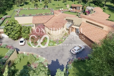 House for sale in MOUGINS  - 16 rooms - 955 m&sup2; 