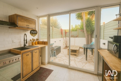 Maison &agrave; vendre &agrave; SANARY-SUR-MER  - 3 pi&egrave;ces - 40 m&sup2; 