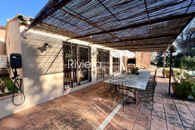 House for sale in GASSIN  - 3 rooms - 156 m&sup2; 