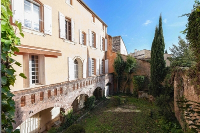 Maison &agrave; vendre &agrave; UZÈS  - 15 pi&egrave;ces - 693 m&sup2; 