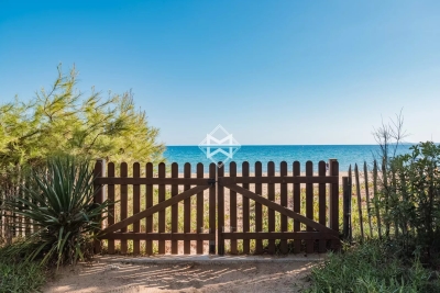Villa in La Croix-Valmer for rental from 45 000 € / week, Photo 1