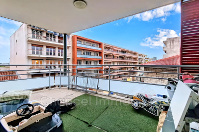 Apartment for sale in ST-LAURENT-DU-VAR  - 3 rooms - 65 m&sup2; 