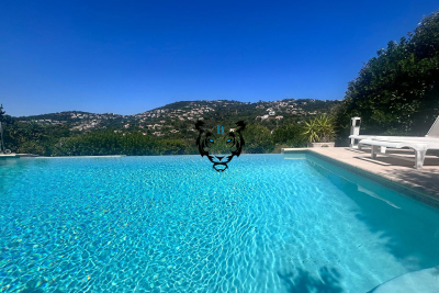 Maison &agrave; vendre &agrave; Les Issambres  - 7 pi&egrave;ces 188 m&sup2; 