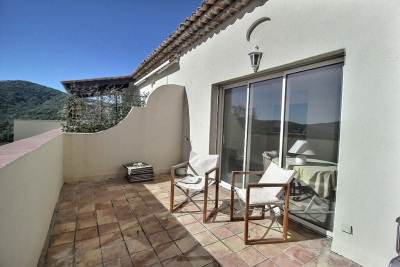 Appartement &agrave; vendre &agrave; ROQUEBRUNE-SUR-ARGENS  - 1 pi&egrave;ces - 27 m&sup2; 