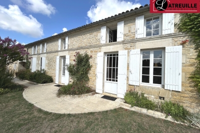 Maison &agrave; vendre &agrave; ST ANDRE DE LIDON  - 9 pi&egrave;ces - 370 m&sup2; 