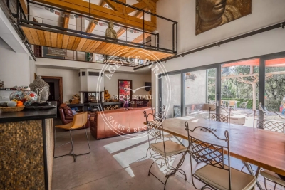 Maison &agrave; vendre &agrave; GRIMAUD Grimaud - 10 pi&egrave;ces - 360 m&sup2; 