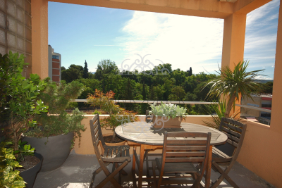 Appartement &agrave; vendre &agrave; AIX-EN-PROVENCE Fenouilleres - 2 pi&egrave;ces - 84 m&sup2; 