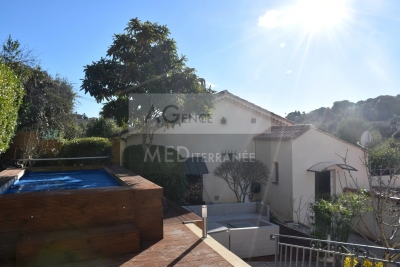 House for sale in BIOT  - 3 rooms - 80 m&sup2; 