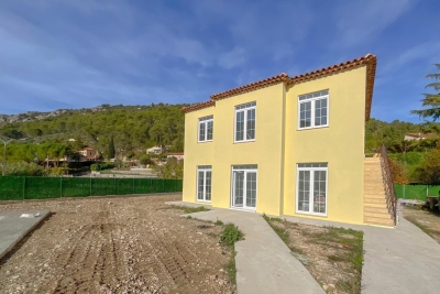 Maison &agrave; vendre &agrave; LA TRINITÉ  - 6 pi&egrave;ces - 176 m&sup2; 