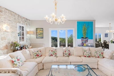 House for sale in NICE Cimiez - 7 rooms - 237 m&sup2; 