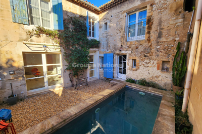 Maison &agrave; vendre &agrave; MOURIES  - 7 pi&egrave;ces - 300 m&sup2; 