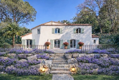 House for sale in MOUGINS Les Colles-Camp Lauvas-Font de l'Orme - 6 rooms - 350 m&sup2; 