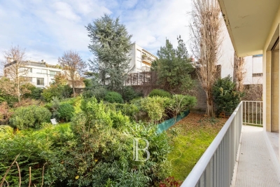 Appartement &agrave; vendre &agrave; NEUILLY SUR SEINE  - 6 pi&egrave;ces - 157 m&sup2; 