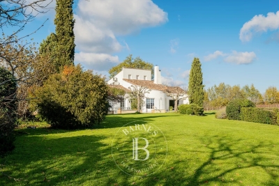 Maison &agrave; vendre et bordeaux 