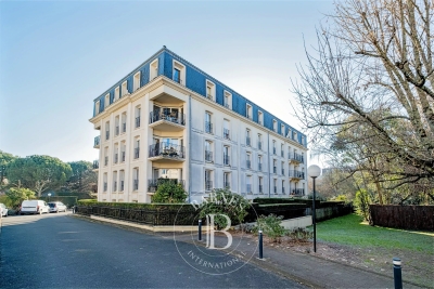 Appartement &agrave; vendre &agrave; BORDEAUX  - 4 pi&egrave;ces - 136 m&sup2; 