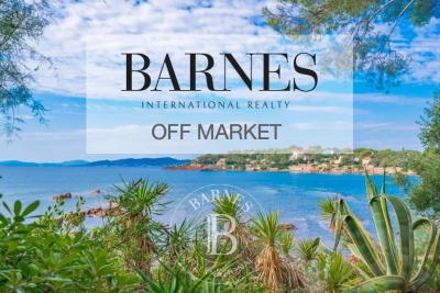 House for sale in ST-RAPHAËL Boulouris - 18 rooms - 450 m&sup2; 