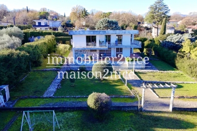 Maison &agrave; vendre &agrave; LA GAUDE  - 6 pi&egrave;ces - 220 m&sup2; 