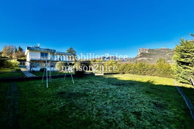 Maison &agrave; vendre &agrave; immobilier LA GAUDE  - 6 pi&egrave;ces - 220 m&sup2; 