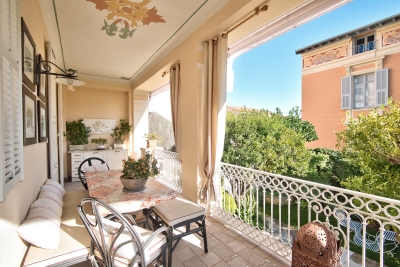 Appartement &agrave; vendre &agrave; BEAULIEU-SUR-MER  - 6 pi&egrave;ces - 169 m&sup2; 