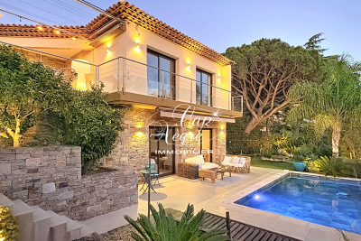 House for sale in STE-MAXIME Ville-Les Saquedes-Le Bouillonnet - 5 rooms - 165 m&sup2; 