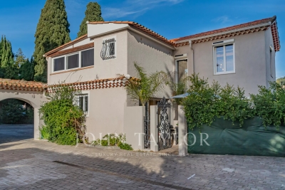 Maison &agrave; vendre &agrave; CANNES Tassigny - 5 pi&egrave;ces - 130 m&sup2; 
