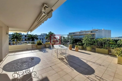 Apartment for sale in ANTIBES  - 3 rooms - 122 m&sup2; 