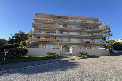 Appartement &agrave; vendre proche mer terrasse 