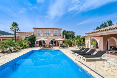 House for sale in PLAN-DE-LA-TOUR  - 8 rooms - 290 m&sup2; 