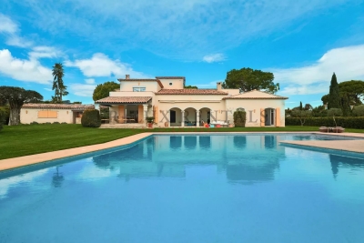 Villa à Antibes &agrave; louer à partir de 35 000 € / semaine, Photo 1