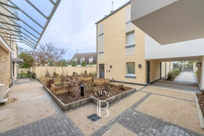 Appartement &agrave; vendre &agrave; LE CHESNAY-ROCQUENCOURT  - 4 pi&egrave;ces - 94 m&sup2; 