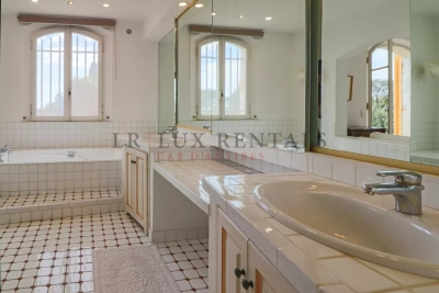 Villa à Antibes &agrave; louer à partir de 35 000 € / semaine, Photo 12