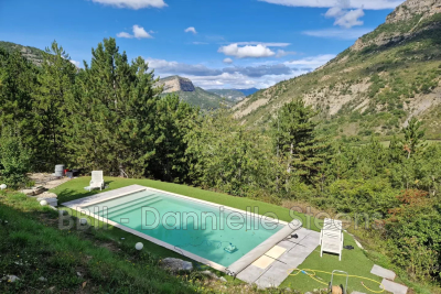 Maison &agrave; vendre &agrave; REMUZAT  - 6 pi&egrave;ces - 150 m&sup2; 