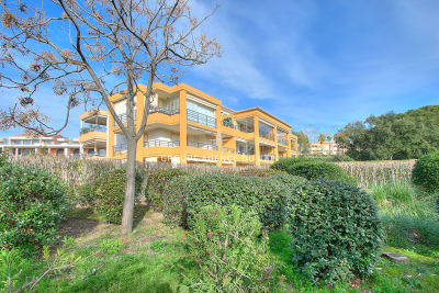 Apartment for sale in ST-RAPHAËL  - 2 rooms - 50 m&sup2; 