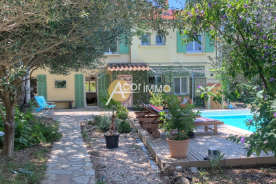 Maison &agrave; vendre &agrave; LA SEYNE-SUR-MER  - 9 pi&egrave;ces - 230 m&sup2; 