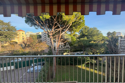 Appartement &agrave; vendre avec parking juan les pins 