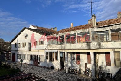 Maison &agrave; vendre &agrave; Vitry sur Seine  - 11 pi&egrave;ces 244 m&sup2; 