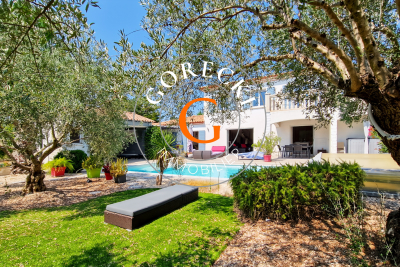 Maison &agrave; vendre &agrave; UZÈS  - 6 pi&egrave;ces - 210 m&sup2; 