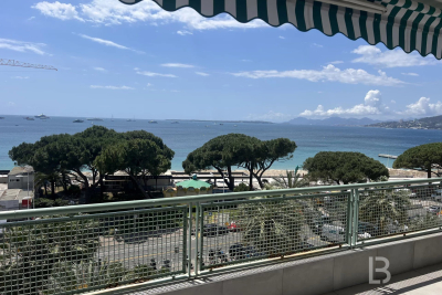 Apartment for sale in JUAN-LES-PINS  - 5 rooms - 148 m&sup2; 