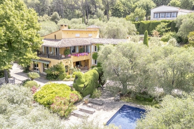 Maison &agrave; vendre &agrave; GRASSE  - 10 pi&egrave;ces - 368 m&sup2; 