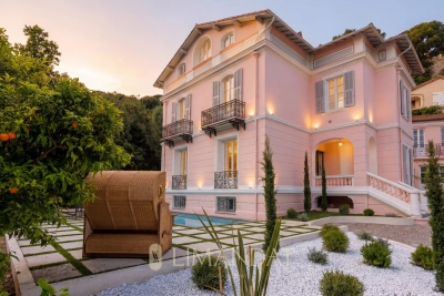 Villa à Beaulieu-sur-Mer &agrave; louer à partir de 25 000 € / semaine, Photo 4