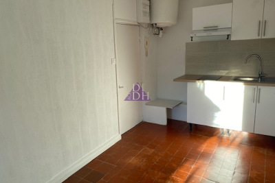 Appartement &agrave; louer &agrave; HYÈRES  - 1 pi&egrave;ces - 17 m&sup2; 