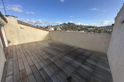 Maison &agrave; vendre &agrave; PIERREFEU-DU-VAR  - 6 pi&egrave;ces - 161 m&sup2; 