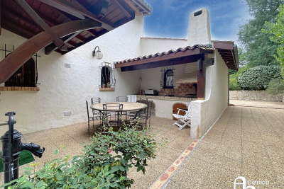 Maison &agrave; vendre &agrave; ST-SULPICE-ET-CAMEYRAC  - 8 pi&egrave;ces - 180 m&sup2; 