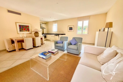 Apartment for sale garage var