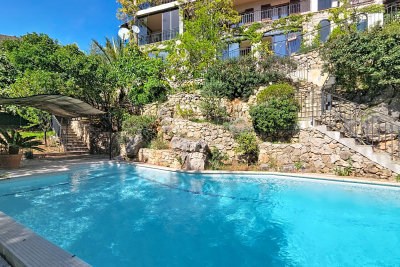 Maison &agrave; vendre &agrave; VENCE  - 8 pi&egrave;ces - 180 m&sup2; 