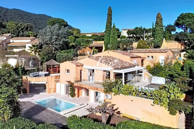 Maison &agrave; vendre &agrave; CAVALAIRE-SUR-MER  - 6 pi&egrave;ces - 227 m&sup2; 