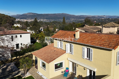 House for sale in MOUANS-SARTOUX  - 4 rooms - 115 m&sup2; 