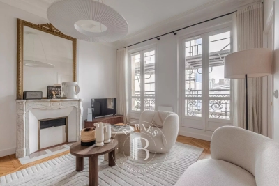 Apartment for sale in PARIS 6EME Notre Dame des Champs - 3 rooms - 90 m&sup2; 