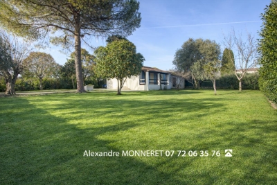 Maison &agrave; vendre maison avec un exterieur 